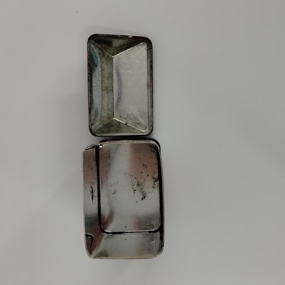 Nestle Tollhouse Metal Tin Container House Red Door Welcome Guest Tiny Can - Picture 9 of 9